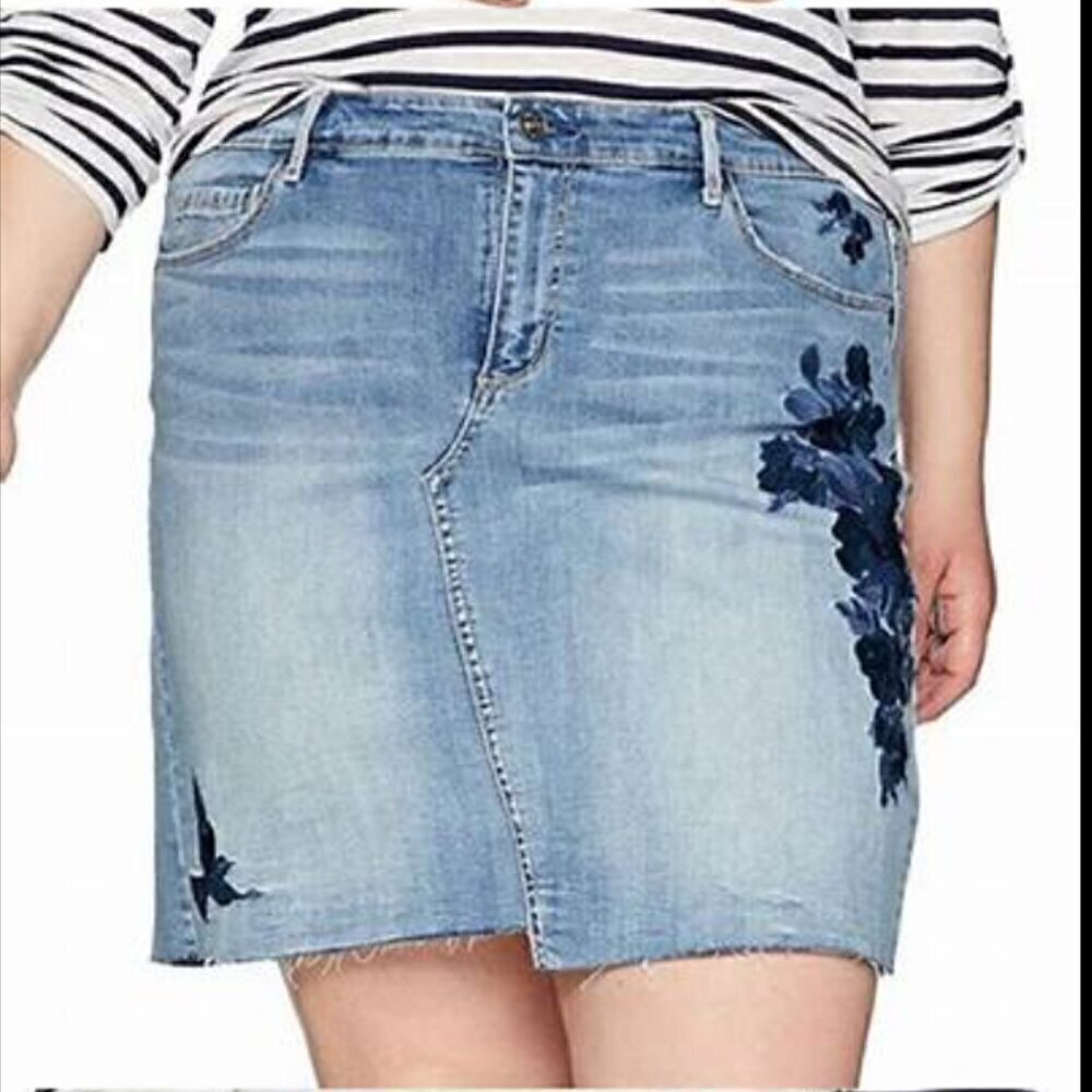 Vintage America SZ 6 Embroidered Blue Jean Denim Wonderland Skirt Boho Western